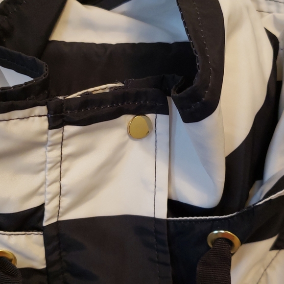 Basic outerwear - Picture 2 of 3